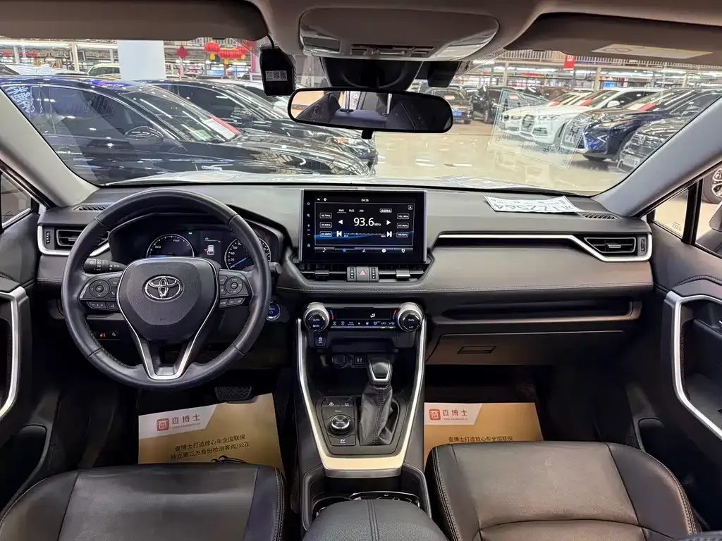 Toyota Wildlander — фото 10