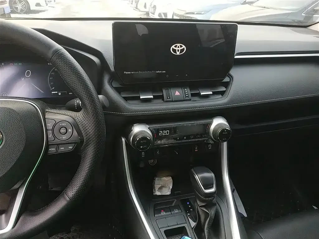 Toyota RAV4 2023 из CN, фото 2