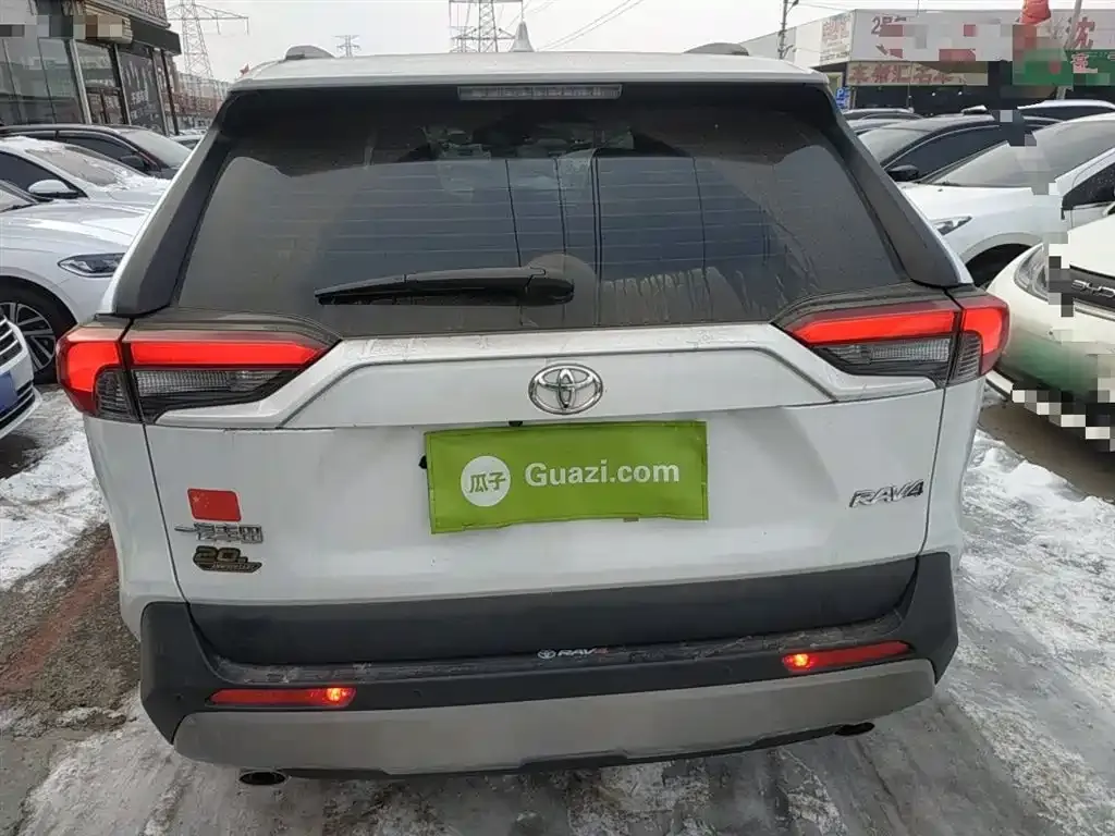 Toyota RAV4 2023 из CN, фото 4