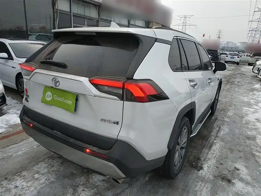Toyota RAV4 2023 из CN, фото 5