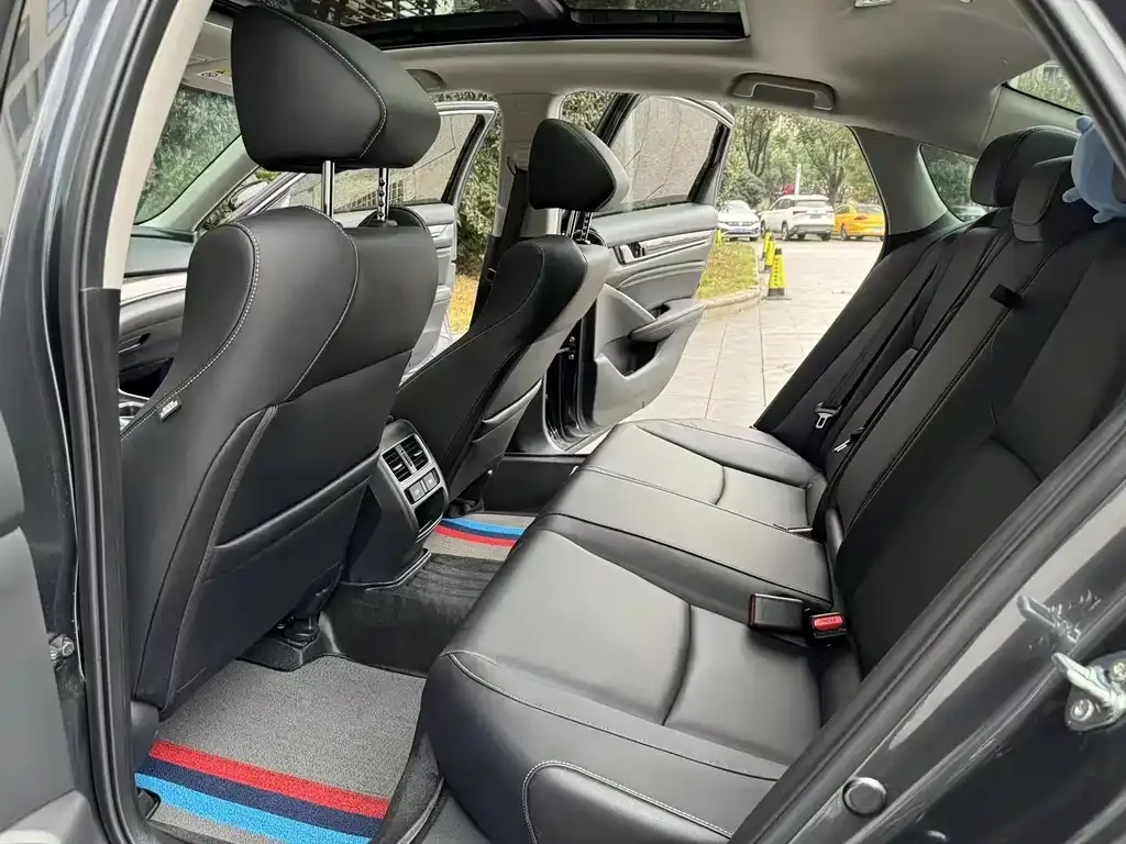 Honda Accord — фото 6