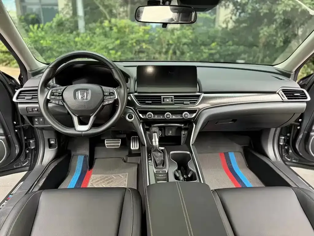 Honda Accord — фото 8