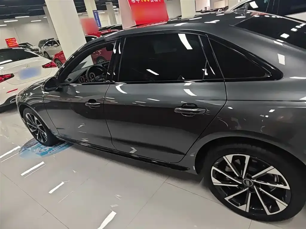 Audi A4L 2023 из CN, фото 6