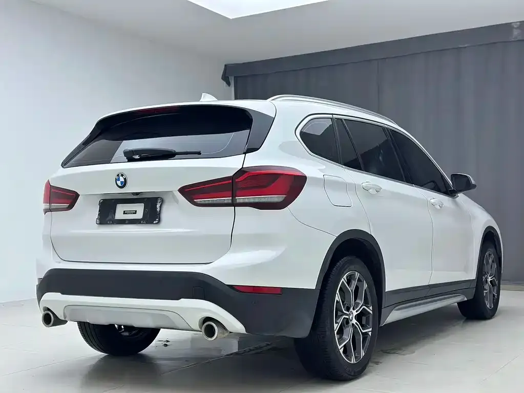 BMW X1 — фото 8