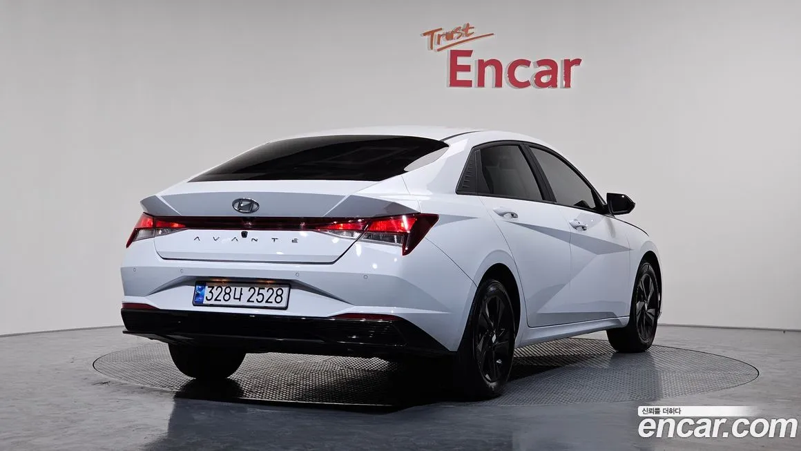 Hyundai AVANTE — фото 2