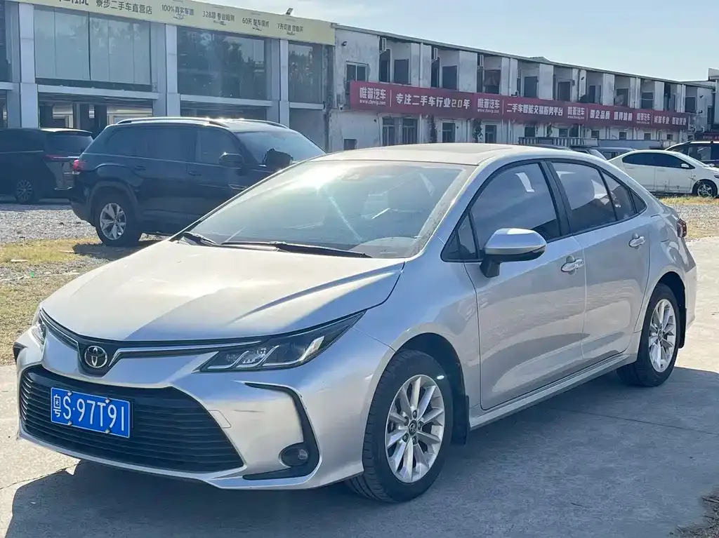 Toyota Corolla 2022 из CN, фото 1