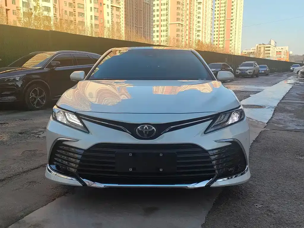 Toyota Camry — фото 7