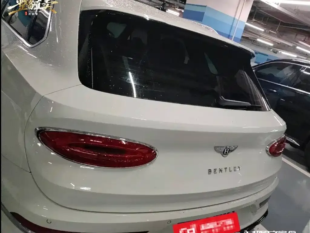 Bentley Bentayga 2022 из CN, фото 8