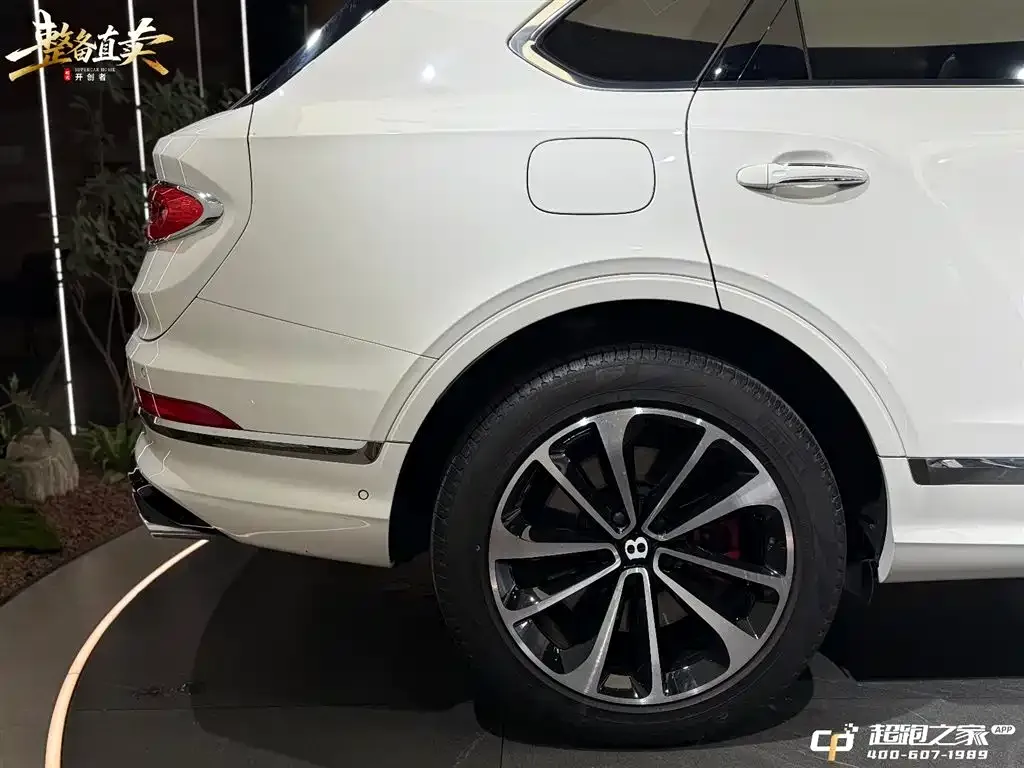 Bentley Bentayga 2022 из CN, фото 4