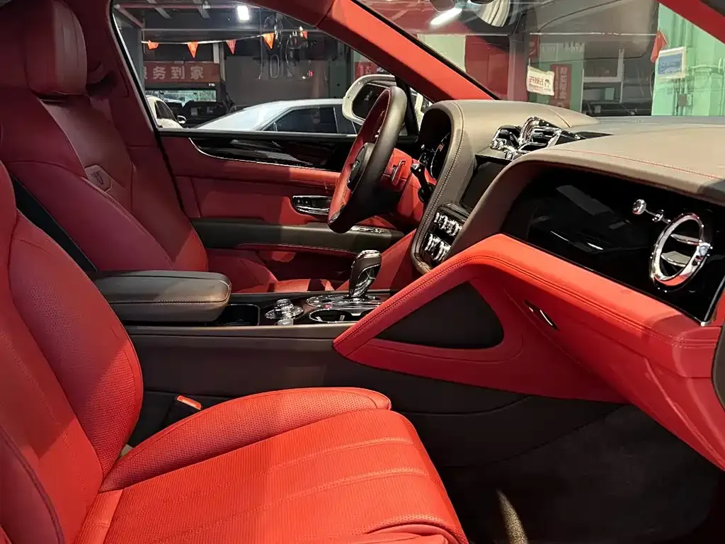 Bentley Bentayga 2022 из CN, фото 6