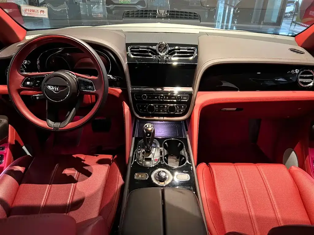 Bentley Bentayga 2022 из CN, фото 9
