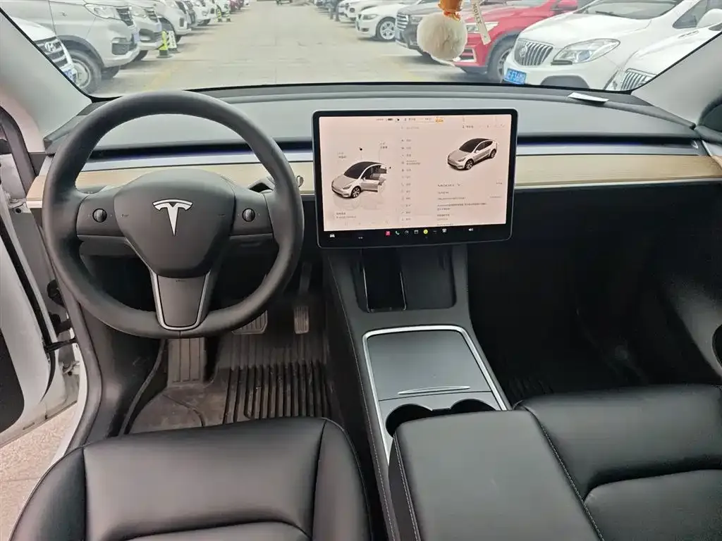 Tesla Model Y — фото 4