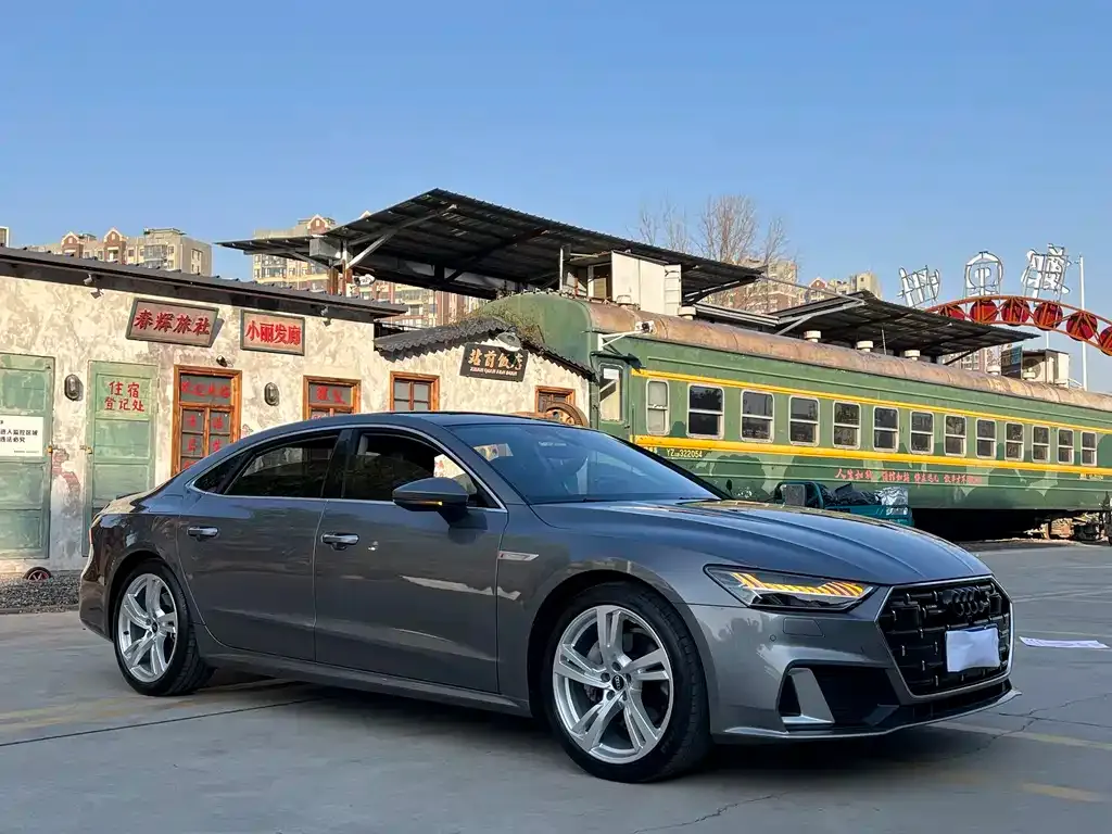 Audi A7L — фото 5
