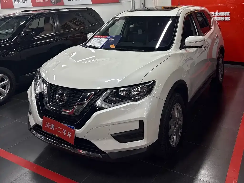 Nissan X-Trail — фото 1
