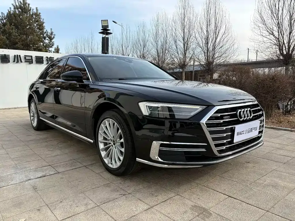 Audi A8 — фото 5