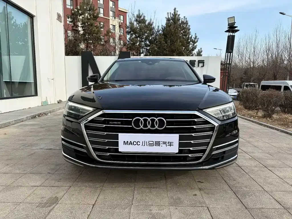 Audi A8 — фото 10