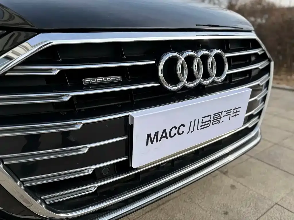 Audi A8 — фото 2