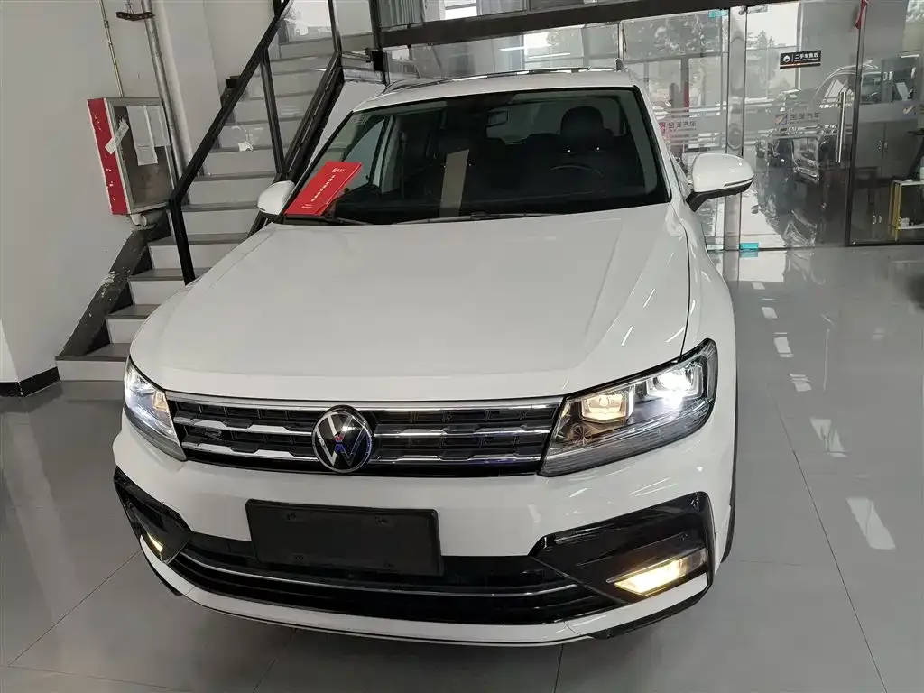 Volkswagen Tiguan L 2021 из CN, фото 4