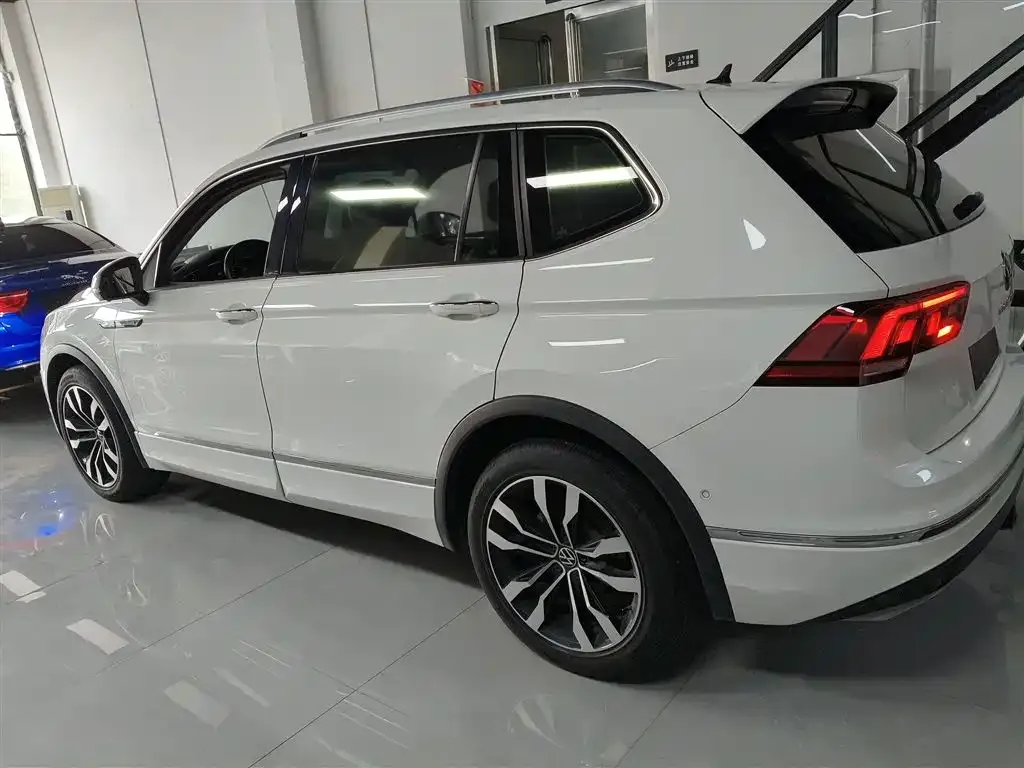 Volkswagen Tiguan L 2021 из CN, фото 3