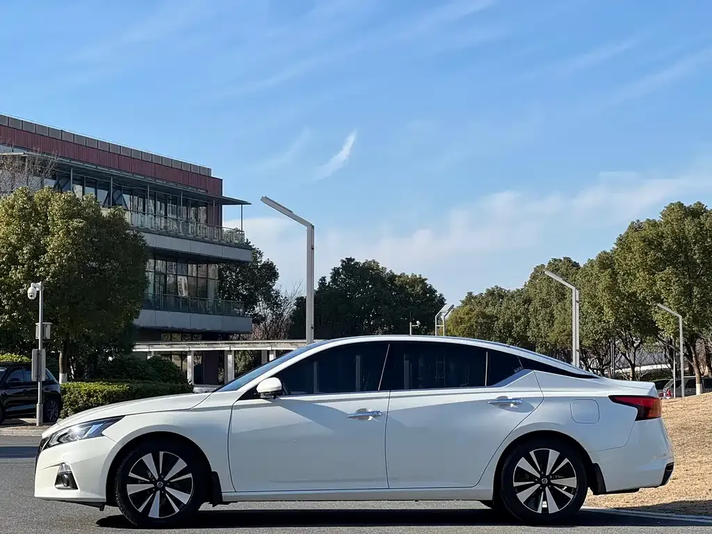 Nissan Teana — фото 3