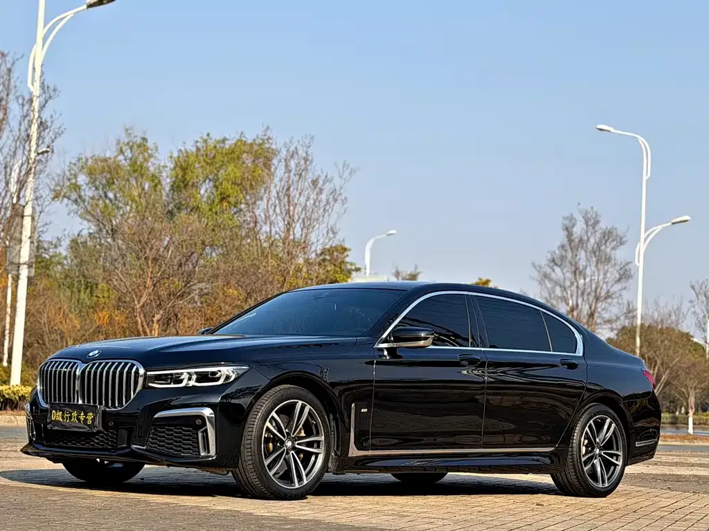 BMW 7 Series — фото 1