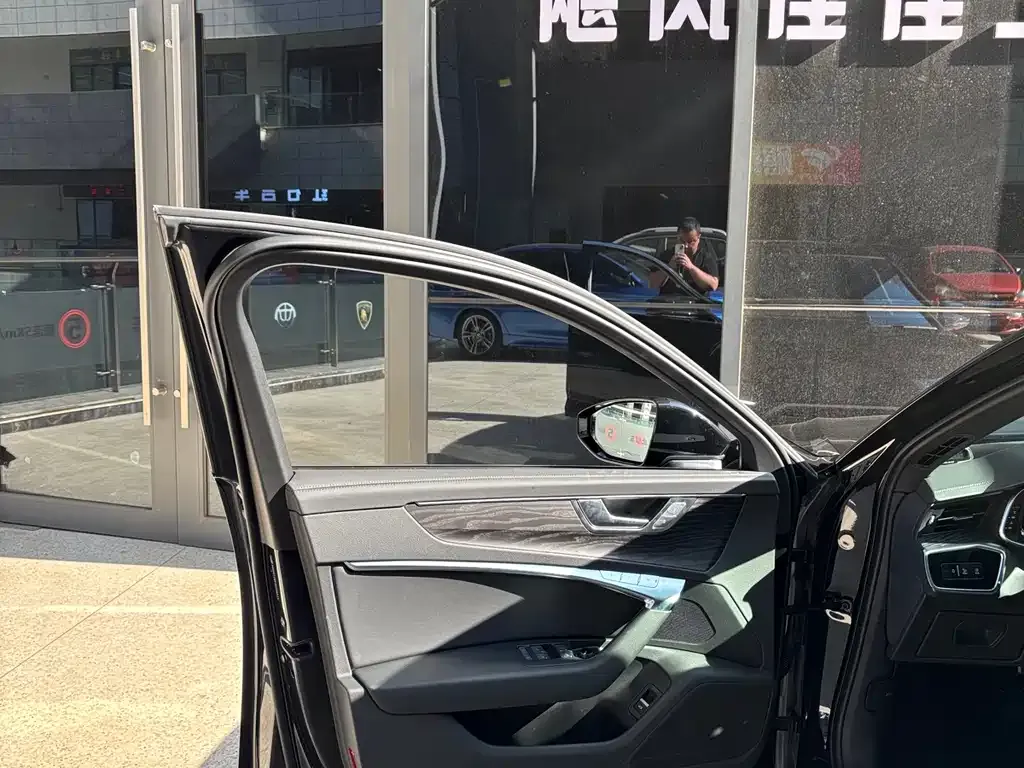 Audi A6L 2025 из CN, фото 7