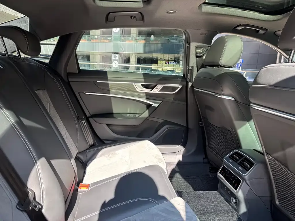 Audi A6L 2025 из CN, фото 5