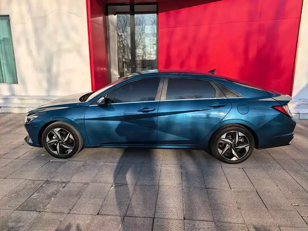 Hyundai Elantra — фото 4