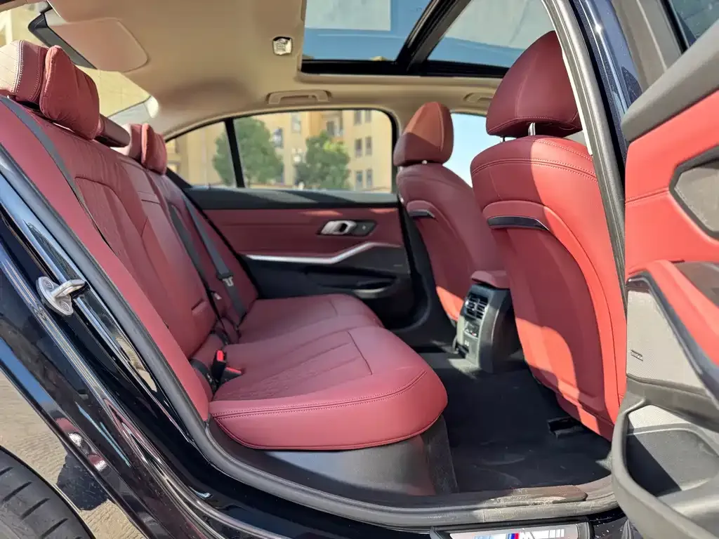 BMW 3 Series 2024 из CN, фото 2