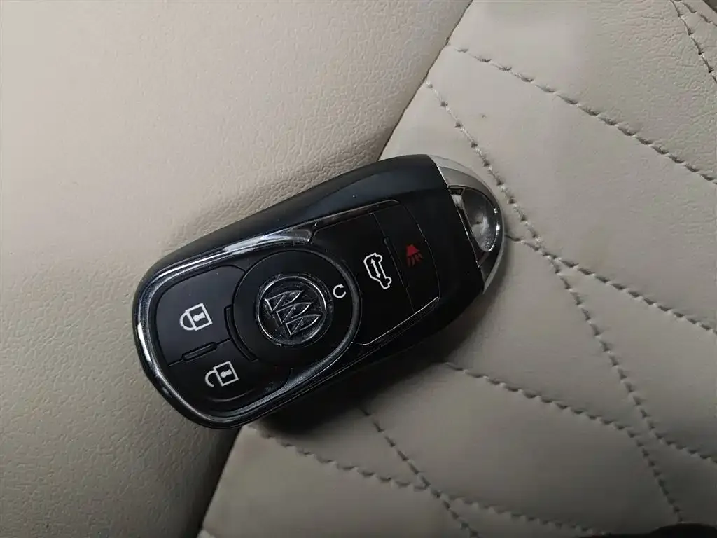 Buick GL8 2024 из CN, фото 9