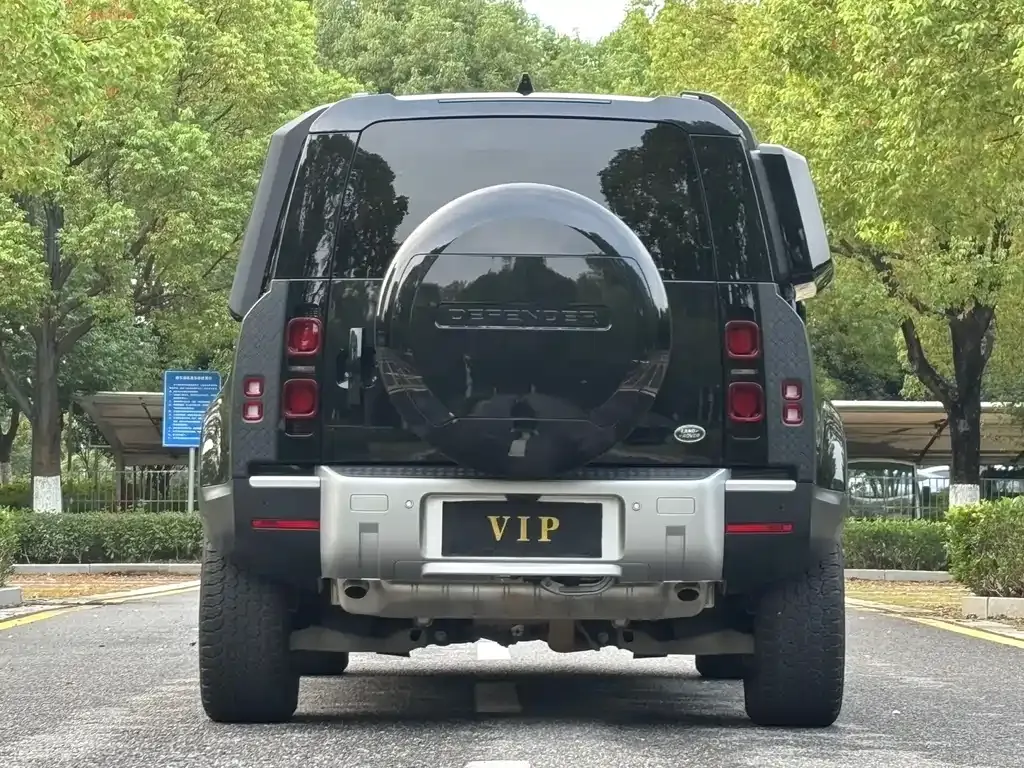 Land Rover Defender — фото 10