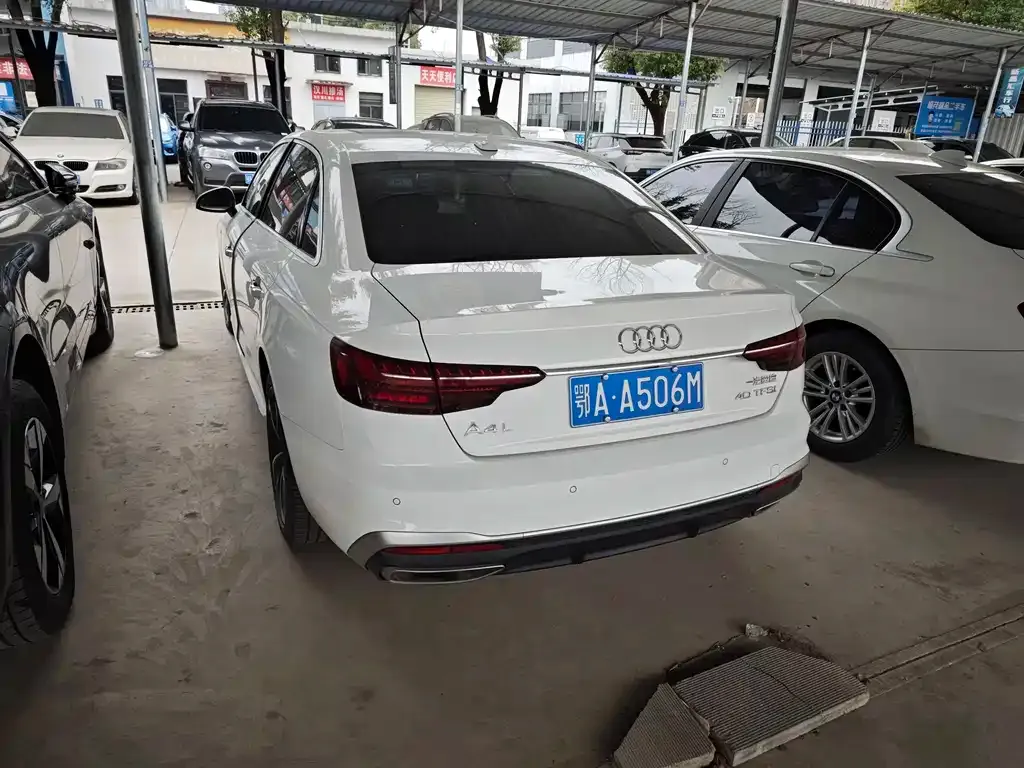 Audi A4L 2023 из CN, фото 2