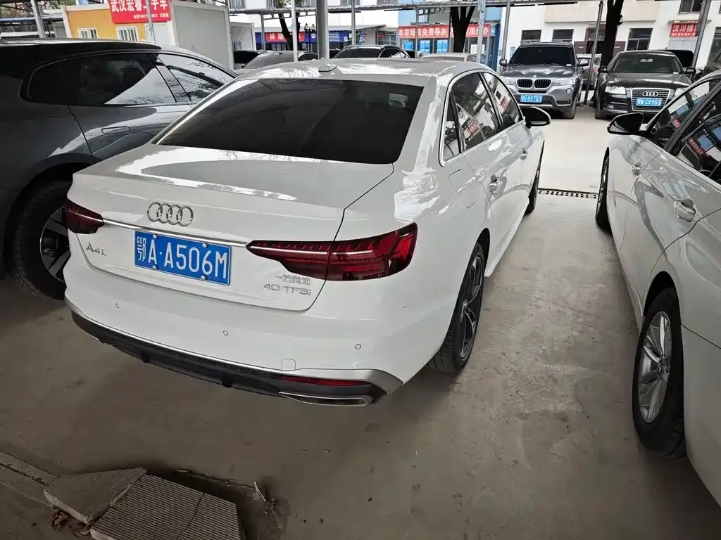 Audi A4L 2023 из CN, фото 3
