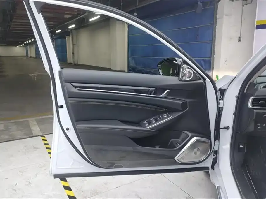 Honda Accord — фото 9