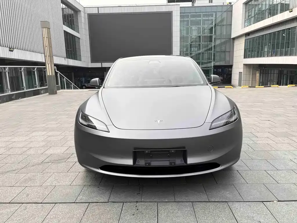 Tesla Model 3 — фото 6
