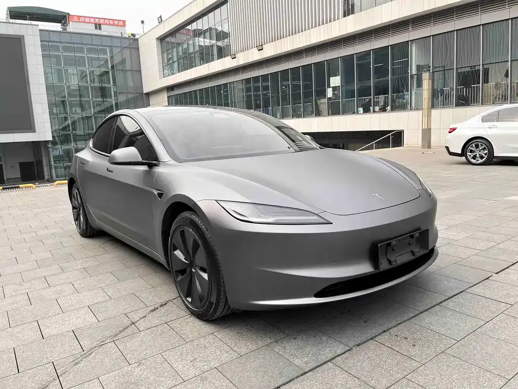 Tesla Model 3 — фото 9