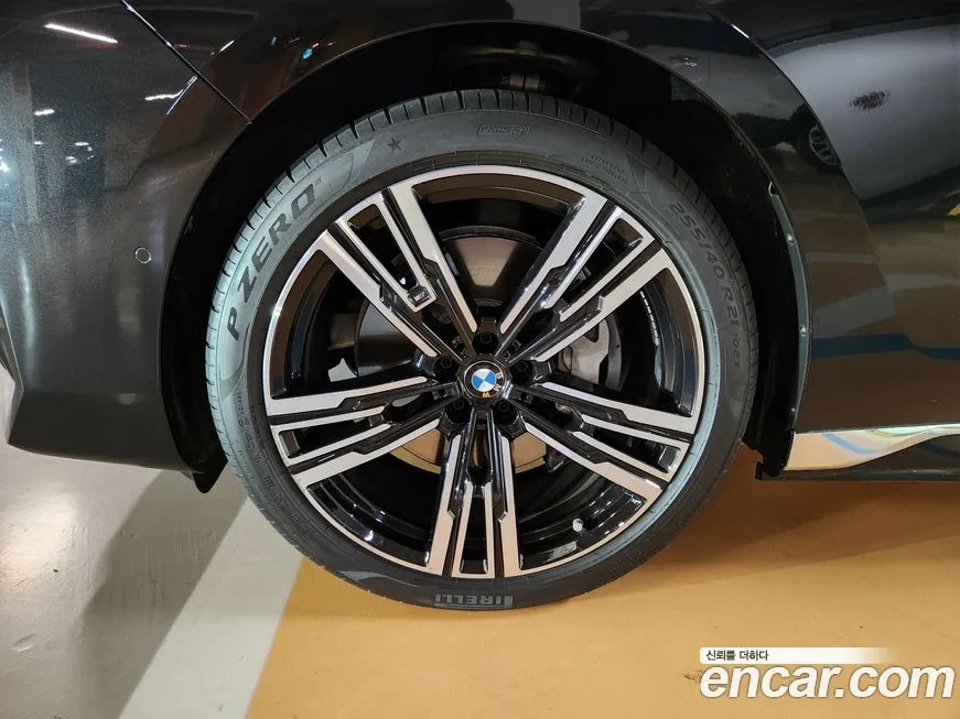 BMW i7 — фото 6