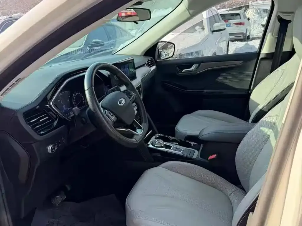 Ford Escape 2023 из CN, фото 4