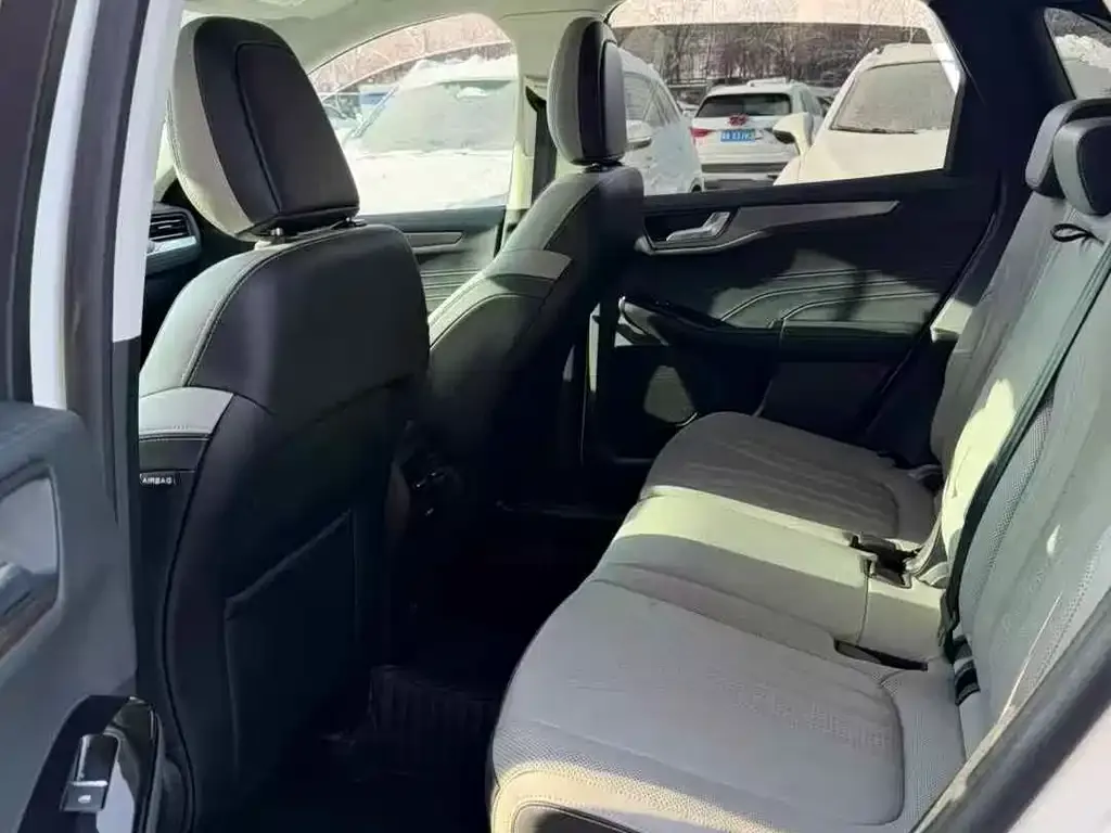 Ford Escape 2023 из CN, фото 6