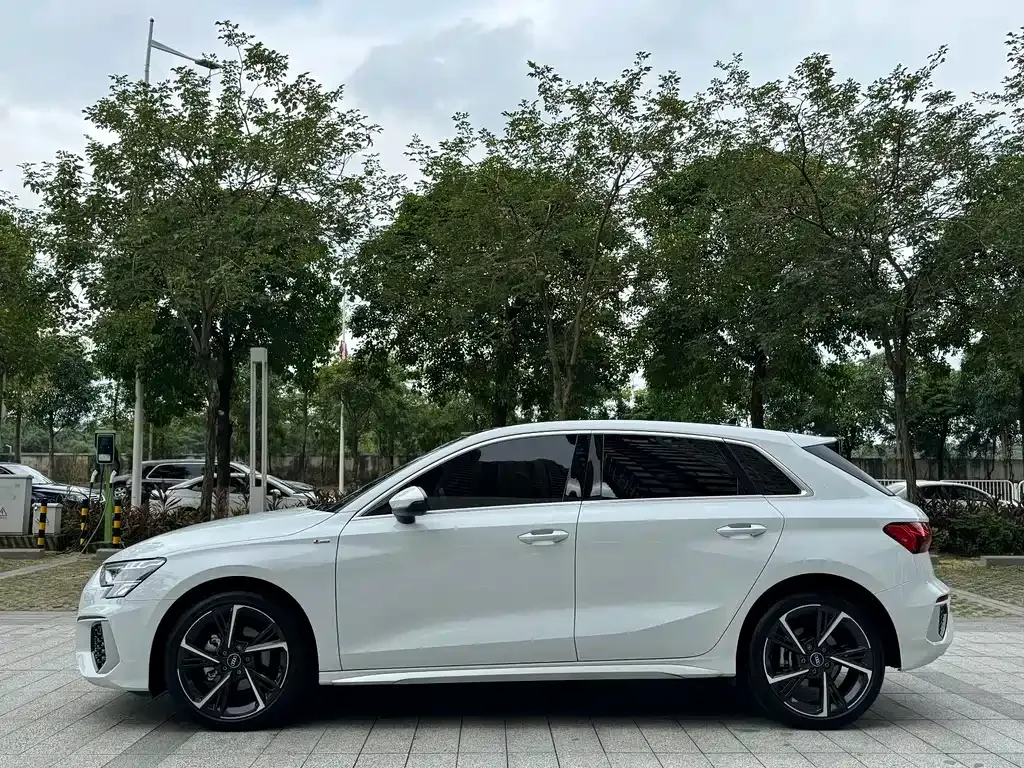 Audi A3 2024 из CN, фото 9