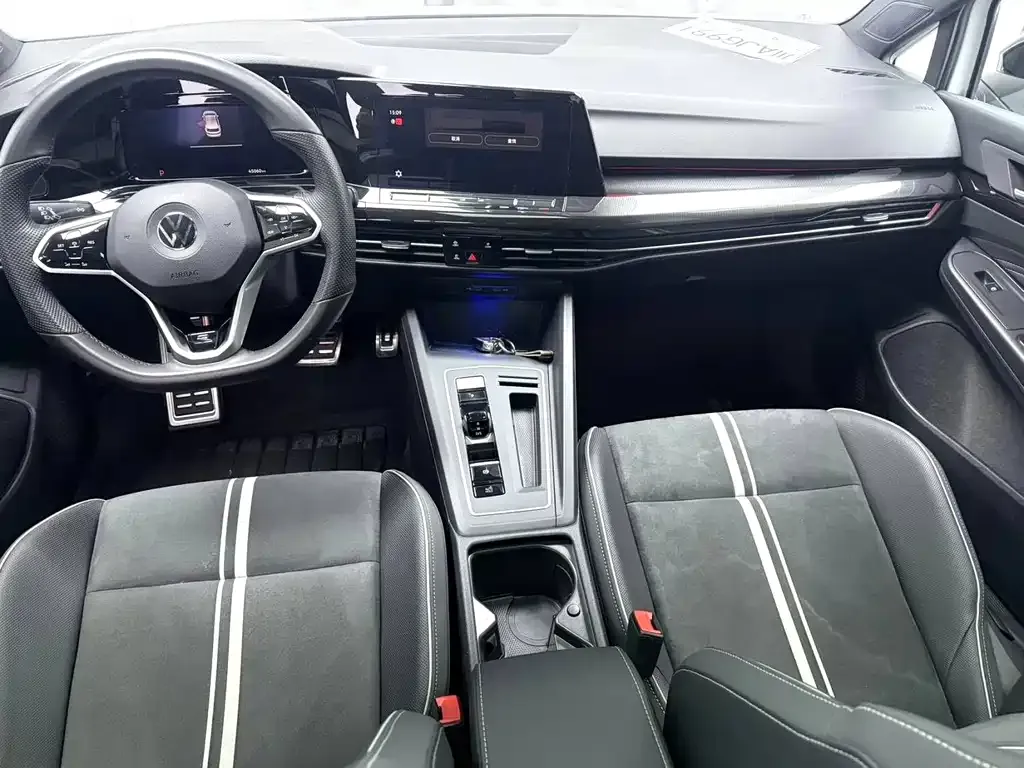Volkswagen Golf 2022 из CN, фото 8