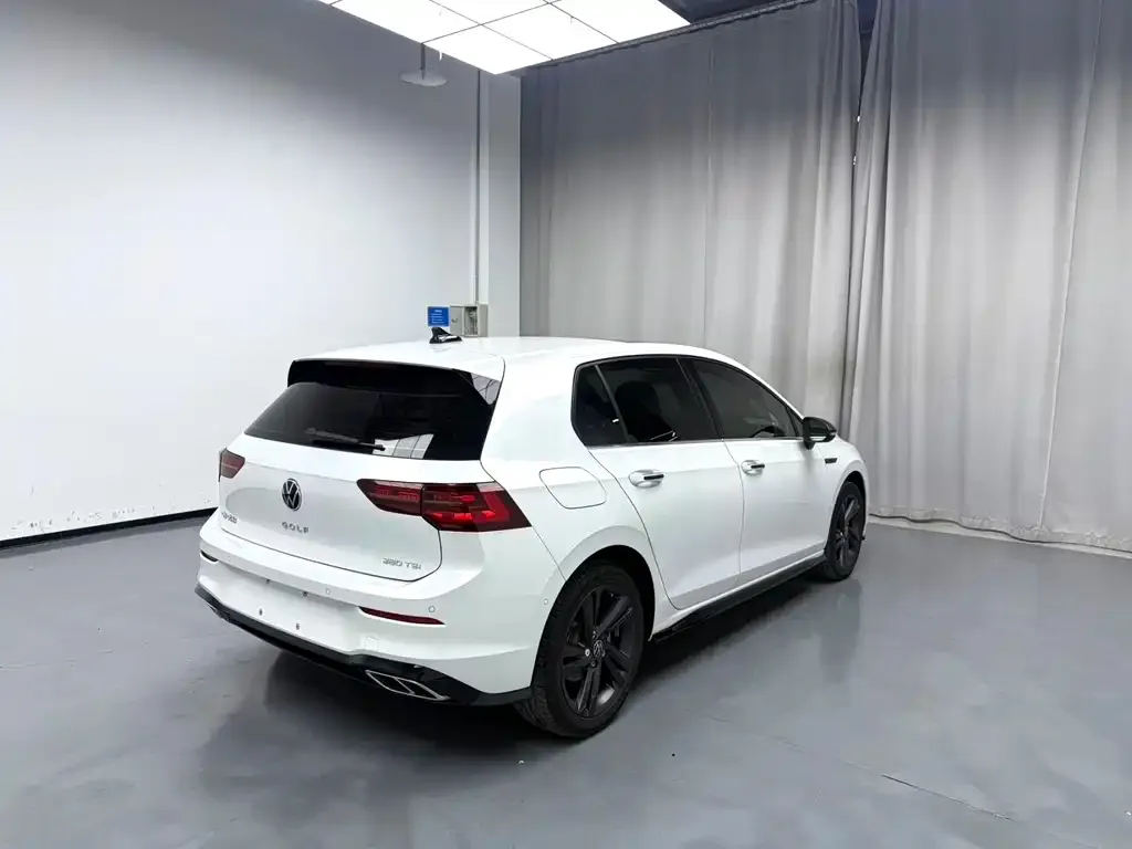 Volkswagen Golf 2022 из CN, фото 4