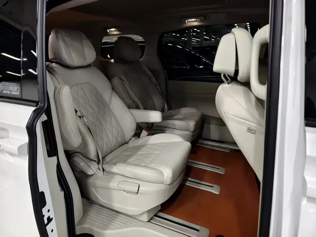 Buick GL8 2022 из CN, фото 7