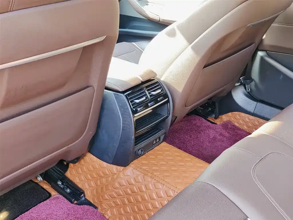 BMW 5 Series 2023 из CN, фото 8