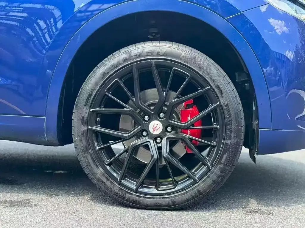 Maserati Levante — фото 10