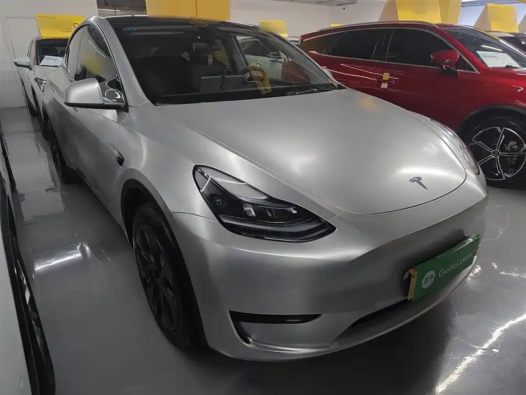Tesla Model Y — фото 8