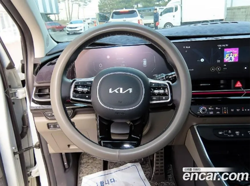 Kia Carnival — фото 8