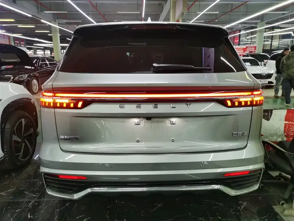 Geely Xingyue L — фото 9
