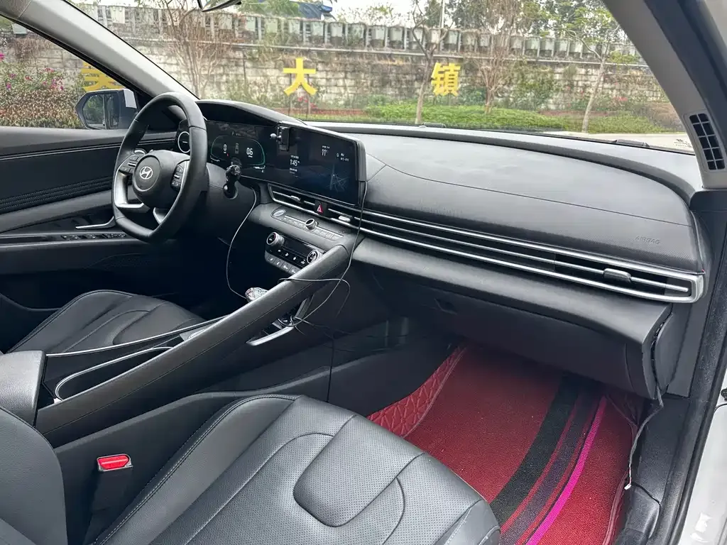 Hyundai Elantra 2024 из CN, фото 2