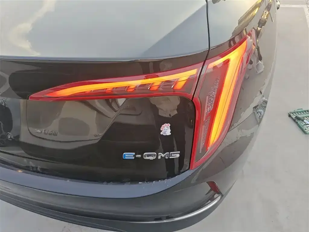 Hongqi E-QM5 2023 из CN, фото 3